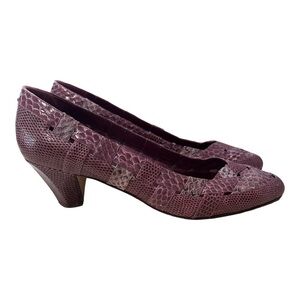 Andrea Pfister Italian Plum Croc Embossed animal Heels Size 7.5 | Designer Pumps